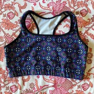 Geometric purple multi color sports bra sz medium